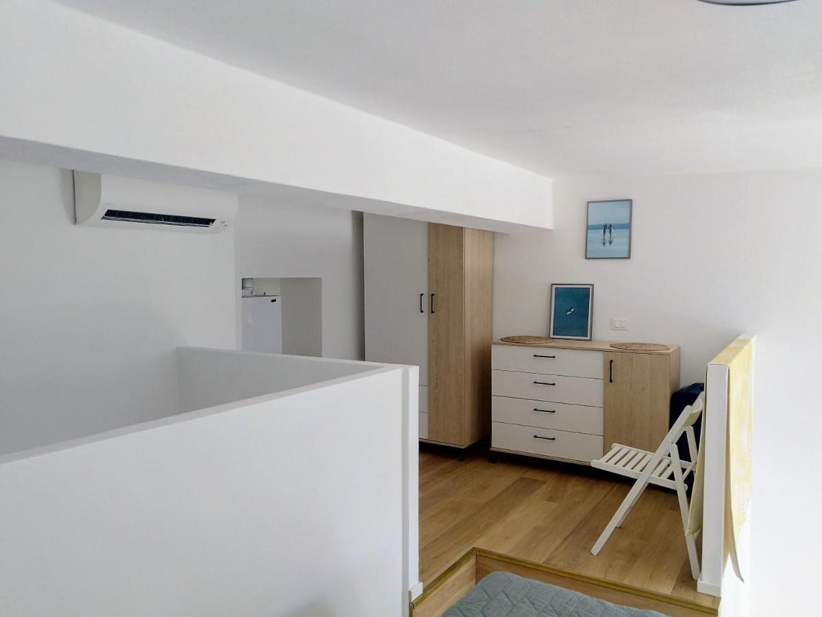 Mini Loft Lido With Own Sunny & Private Garden Apartment Lido di Venezia Ngoại thất bức ảnh